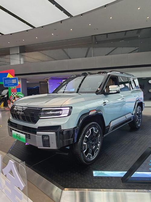 重庆234比亚迪方程豹硬派越野的爆款，英菲尼迪35周年与你共成长